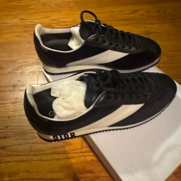 Designer sneakers! - Picture 3 of 7